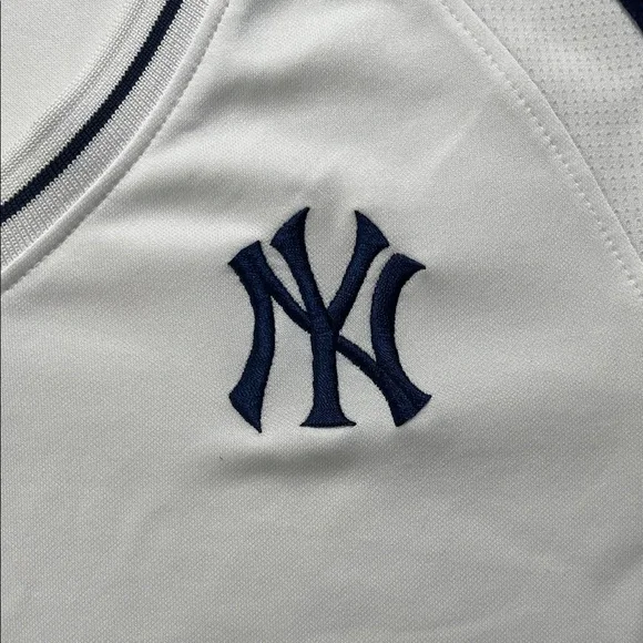 New York Yankees Majestic women’s White Short Sleeve Tee Size M - Picture 3 of 10